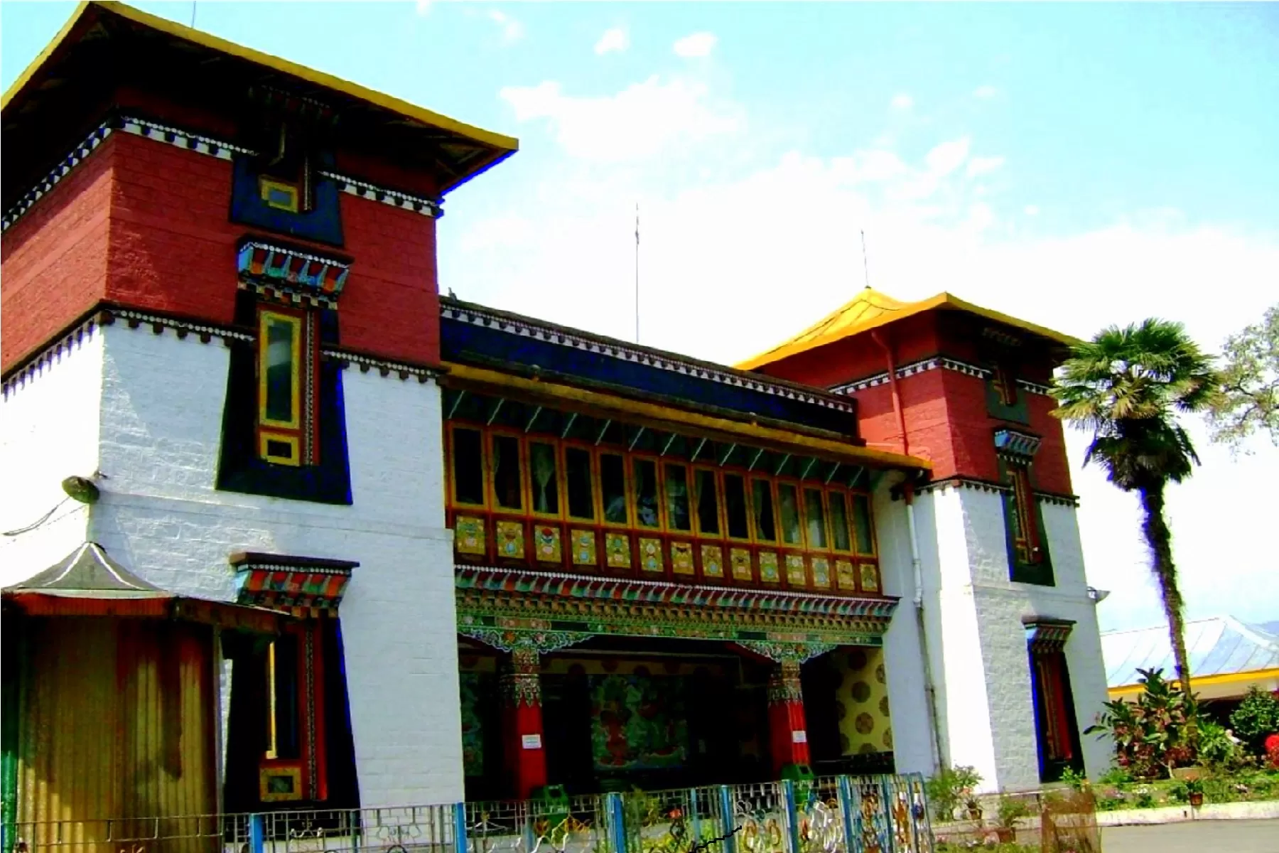 Explore Sikkim with Darjeeling Tour Package 8 Nights 9 Days