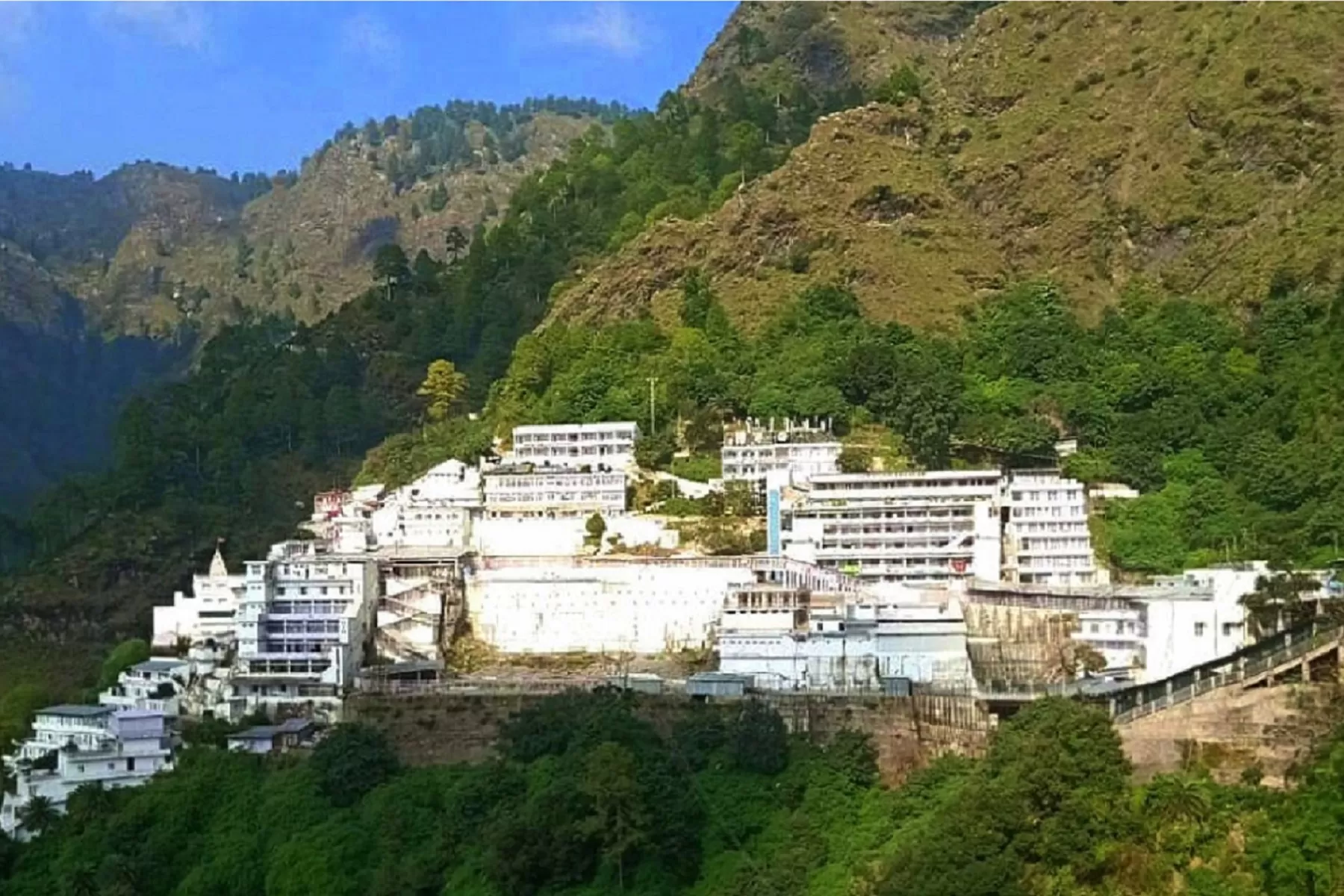 Vaishno Devi Yatra with Kashmir Tour Package 6 Nights 7 Days